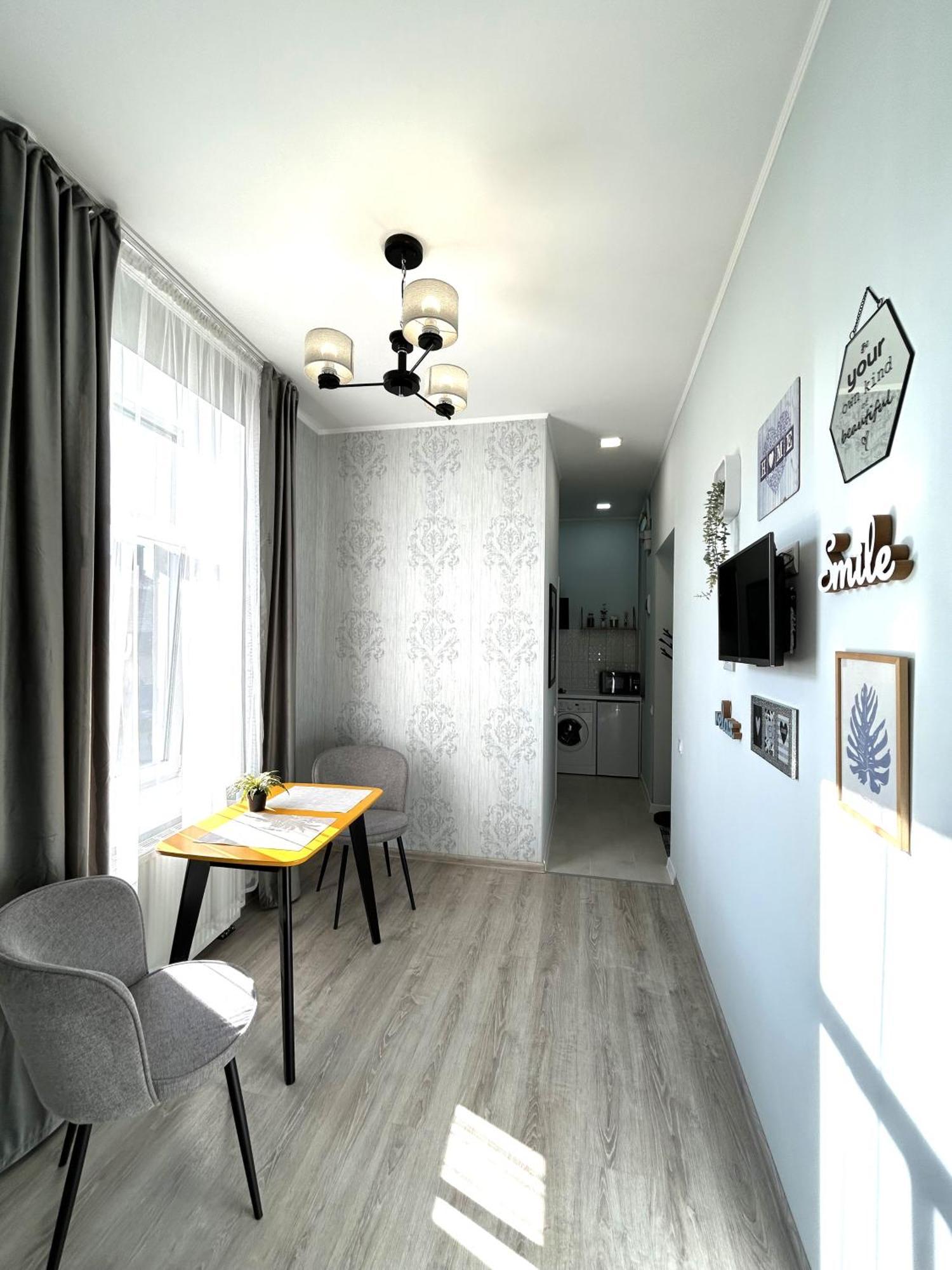 Romantic Apartment In The Сity Сenter 리비프 외부 사진
